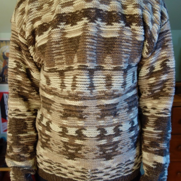 Terrific Wool Carpet Sweater - Picture 3 of 3